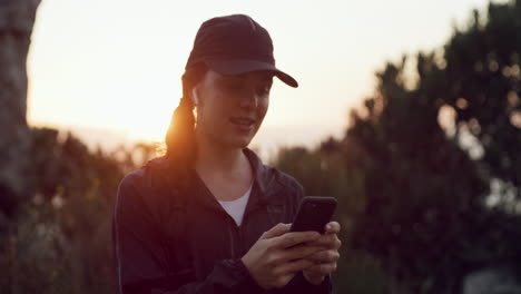 a-young-woman-wearing-earpods