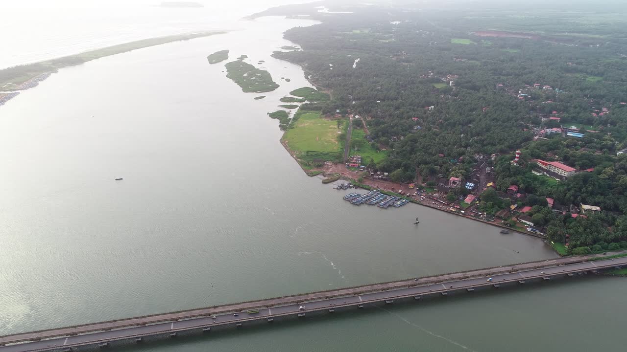 paisaje con río. distrito de chikmagalur, india. aéreo
