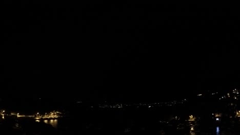 Amplio-Lapso-De-Tiempo-Desde-El-Balcón-De-Un-Hotel-De-Una-Tormenta-Eléctrica-En-La-Noche-En-Cavtat,-Croacia