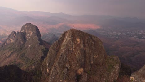 Nehmen-Sie-Eine-Umlaufbahn-Um-Morro-Mayor-In-Morros-De-San-Juan,-Guárico,-Venezuela