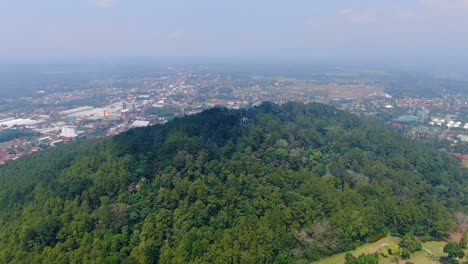 Bukit-Tidar-and-Magelang-city-in-background,-Indonesia