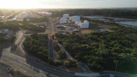 Volando-Hacia-La-Industria-De-La-Cosecha-De-Granos-En-La-Ciudad-De-Esperance,-Australia-Occidental