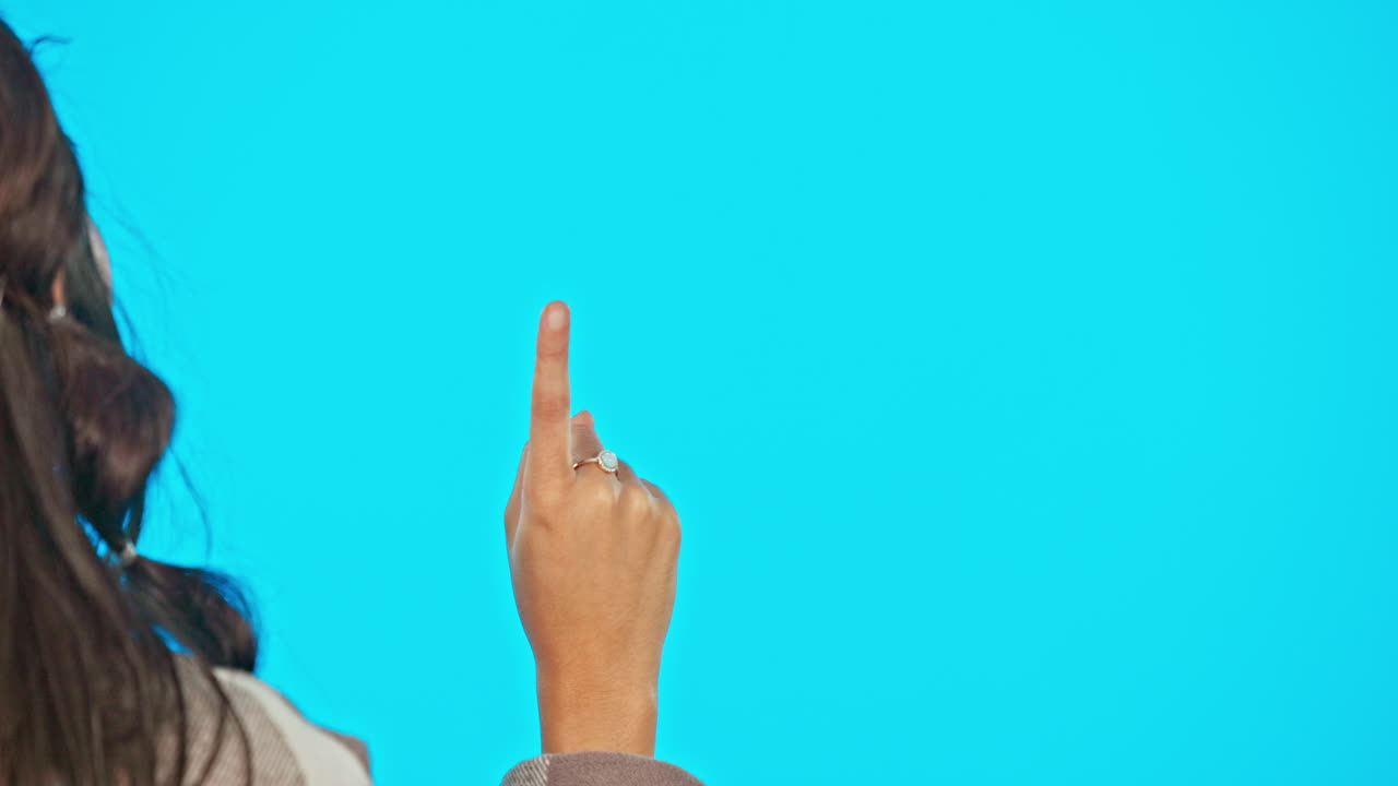 여자, 손과 보이지 않는 화면에 스와이프