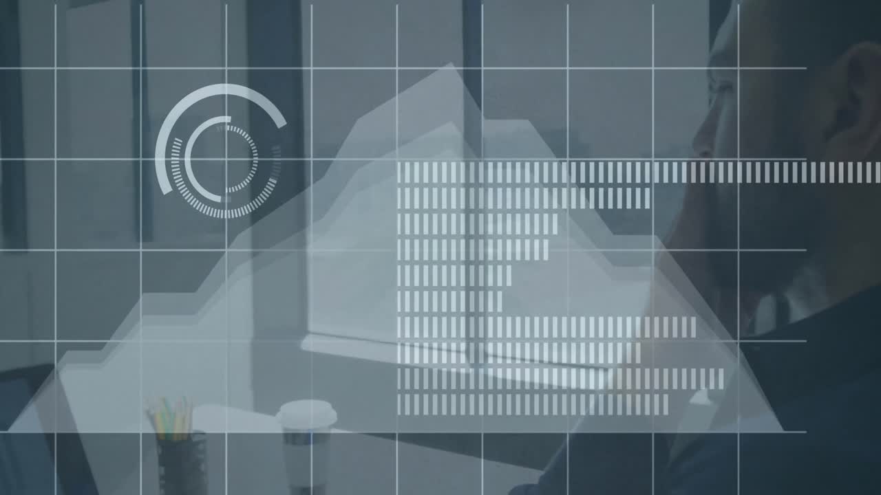 Animatie van statistieken en gegevensverwerking over biraciale zakenman die nadenkt