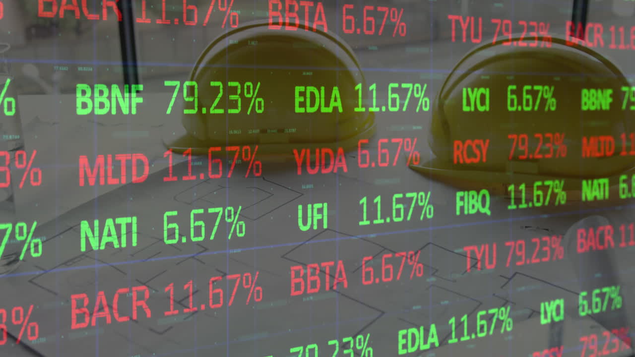 animación del procesamiento de datos financieros sobre planes de arquitectos y cascos de seguridad