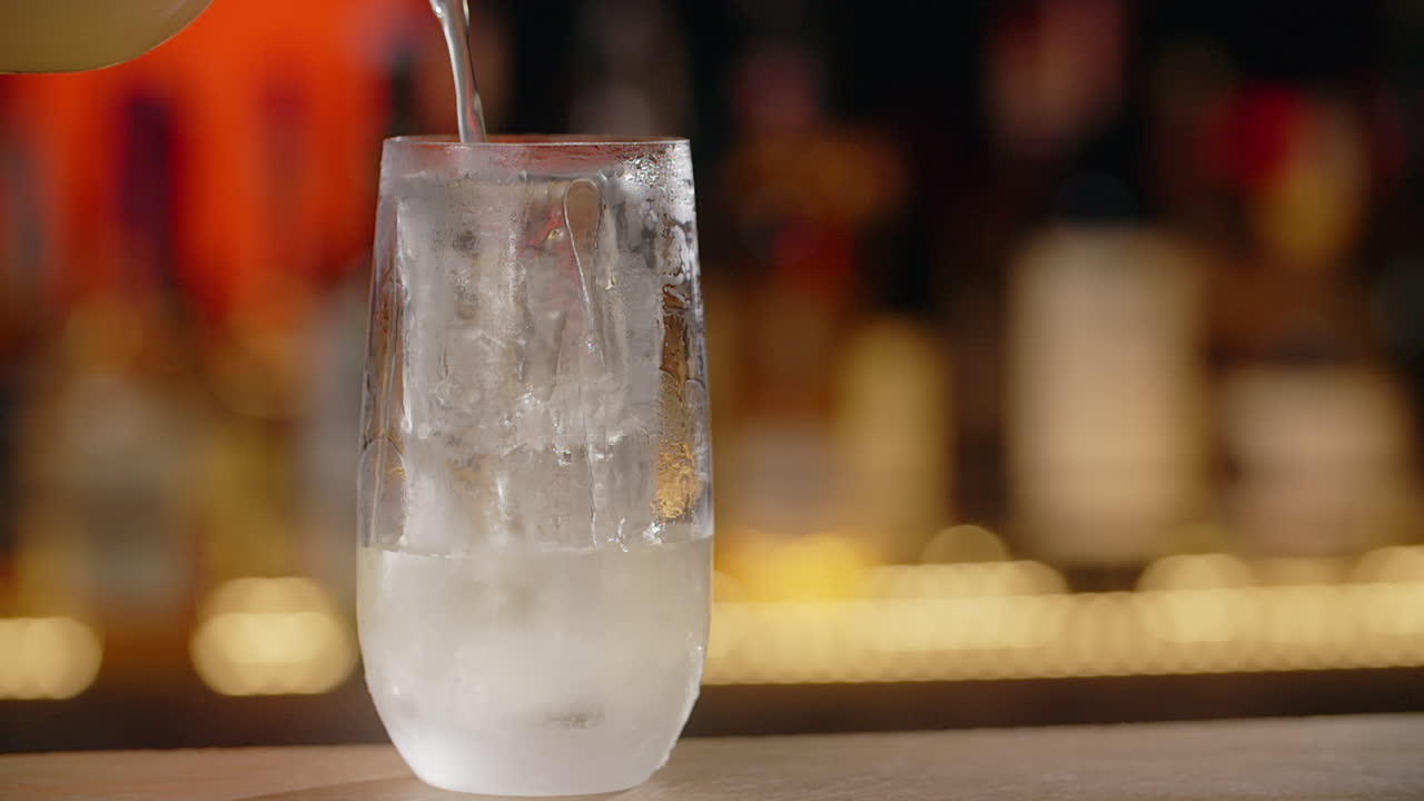 테일을 부어주고