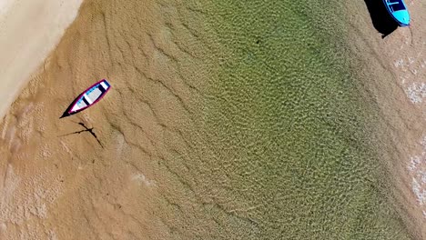 Top-Down-on-Shallow-Water-and-Small-Boats
