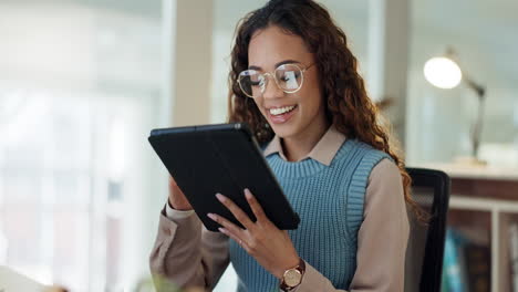 Funny,-woman-and-tablet-in-office