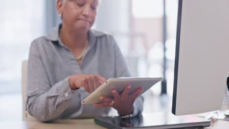 tecnología, mujer mayor con tableta