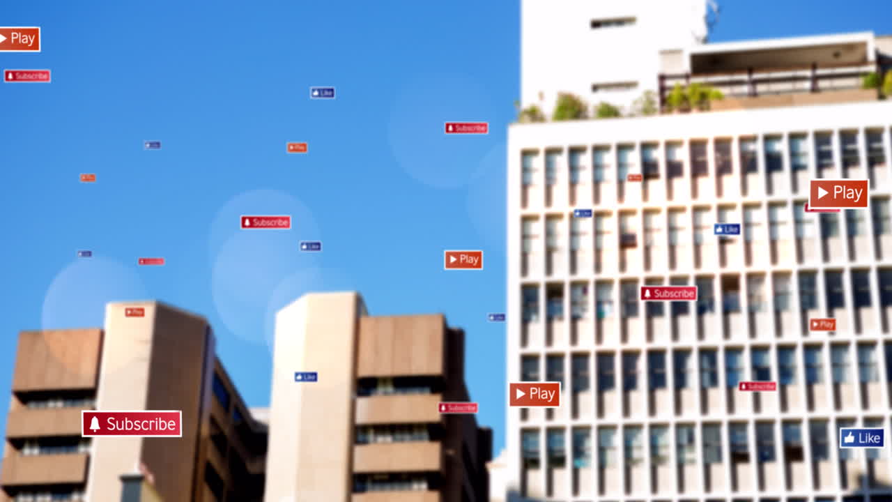 Animazione di icone di social media e testo su banner multicolori su un paesaggio urbano.