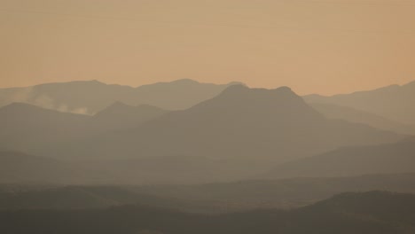 Afternoon-sunset-view-of-Mount-Maroon-in-the-Scenic-Rim-from-Lamington-National-Park,-Queensland,-Australia