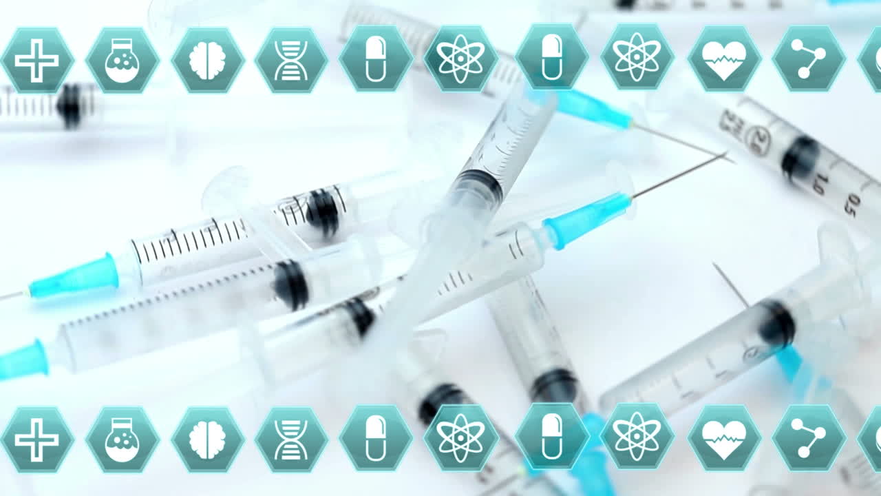 ⁇ 색 바탕에 놓인 여러 개의 주사기 위에 끊김 없는 패턴으로 여러 개의 의료 아이콘이 있습니다.