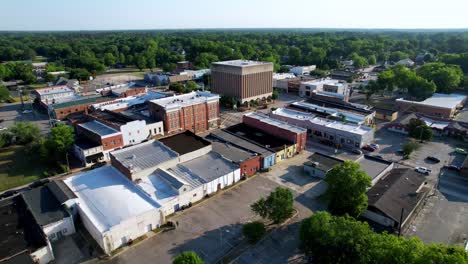 Aerial-push-in-to-Darlington-SC,-Darlington-South-Carolina,-Darlington-Raceway,-Small-Town-America