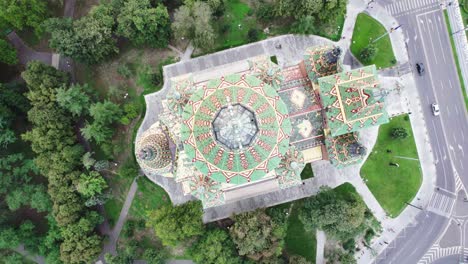 Vista-De-Pájaro-De-Arriba-Hacia-Abajo-De-La-Catedral-Ortodoxa,-Timisoara