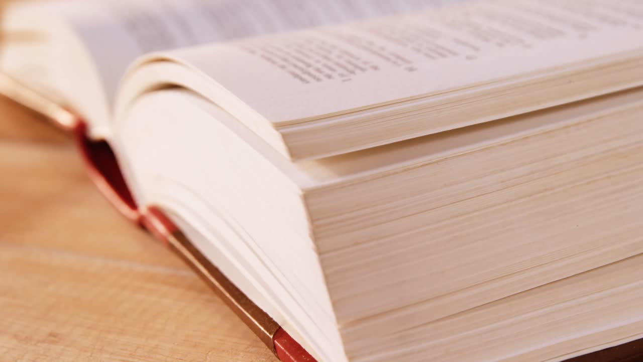 열린 책의 클로즈업