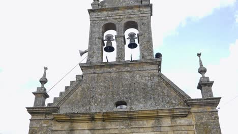 Fachada-De-La-Iglesia-De-San-Salvador-De-Sas,-España