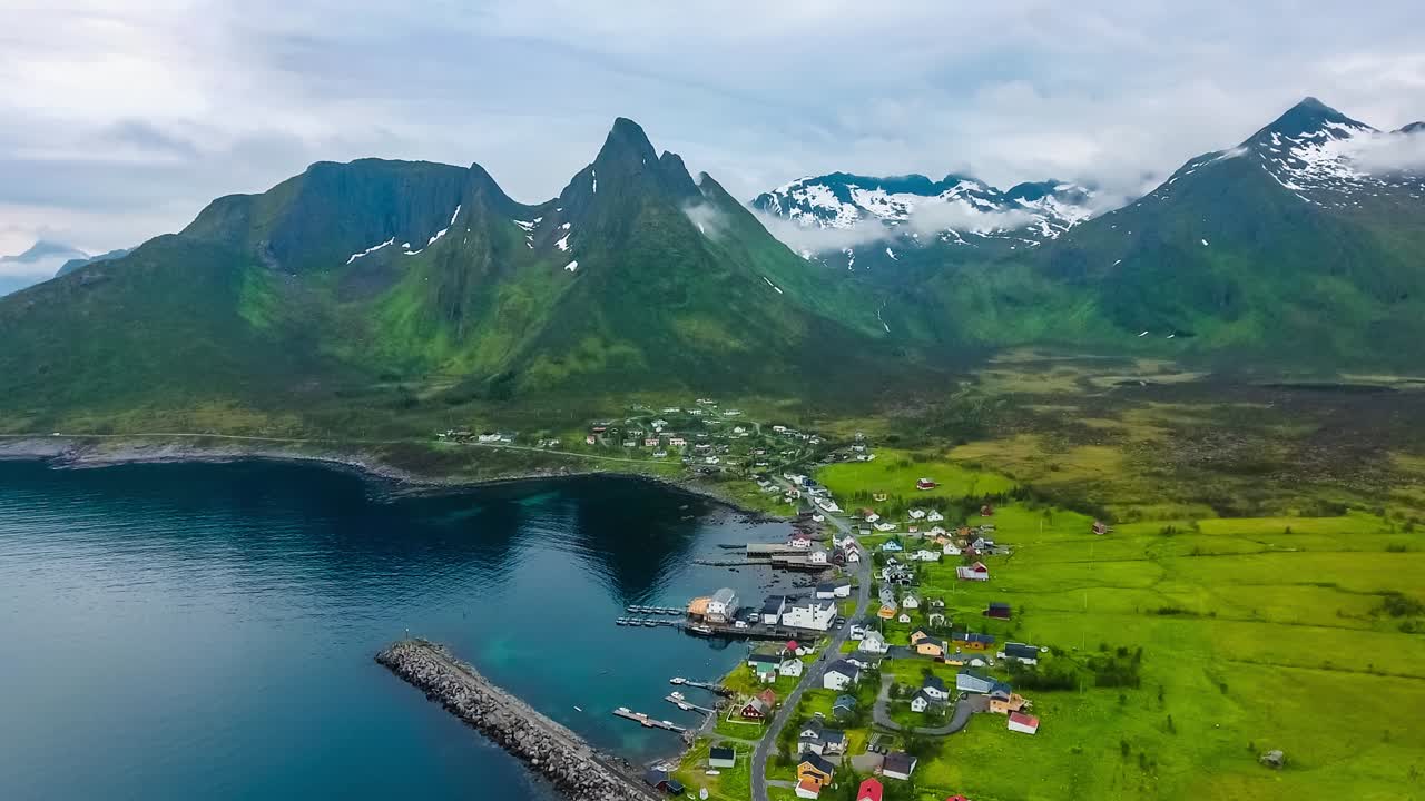 Mefjordvær, isola di Senja. Splendido paesaggio naturale norvegese, Mefjord
