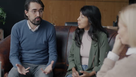 sesión de terapia de pareja