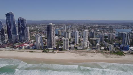 Luftaufnahme-Des-Juwelengebäudes-An-Der-Goldküste-In-Queensland,-Australien---Drohnenaufnahme