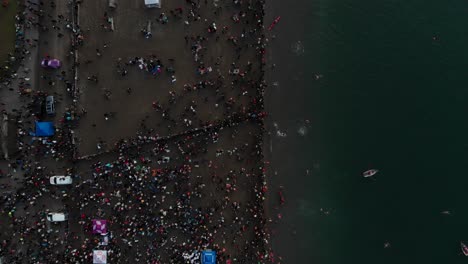 varias tomas de drones en english bay cerca del centro de vancouver, bc durante el evento polar bear 2019