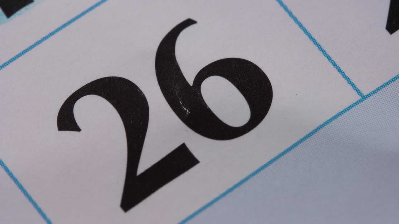 marcar la fecha en el calendario con un marcador rojo