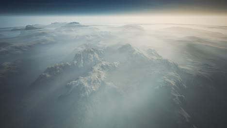 cordillera de los alpes disparo aéreo volando