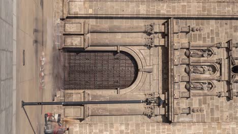 People-sightseeing-in-front-of-Guadalajara-Cathedral-in-Mexico,-timelapse-travel-video