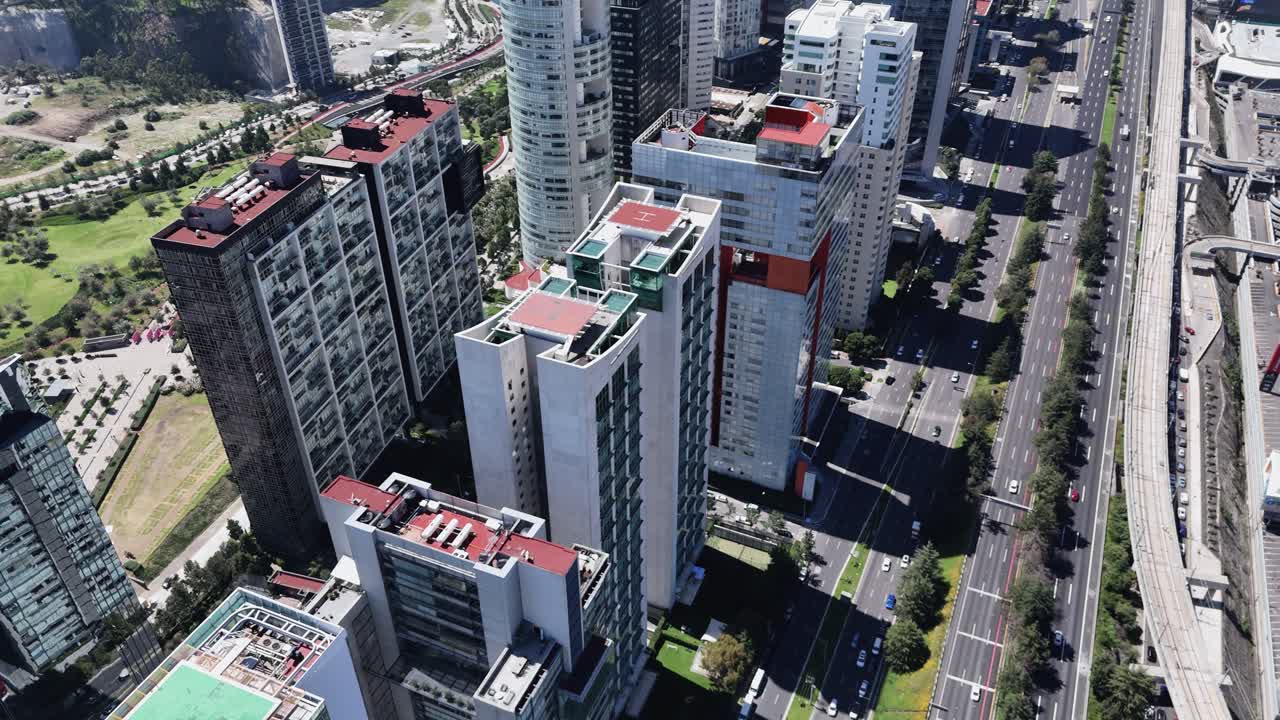 Exploring Santa Fe, Mexico City from a drone's perspective