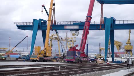 port crane operations