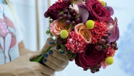 girl-making-bouquet-of-flowers-in-slow-motion