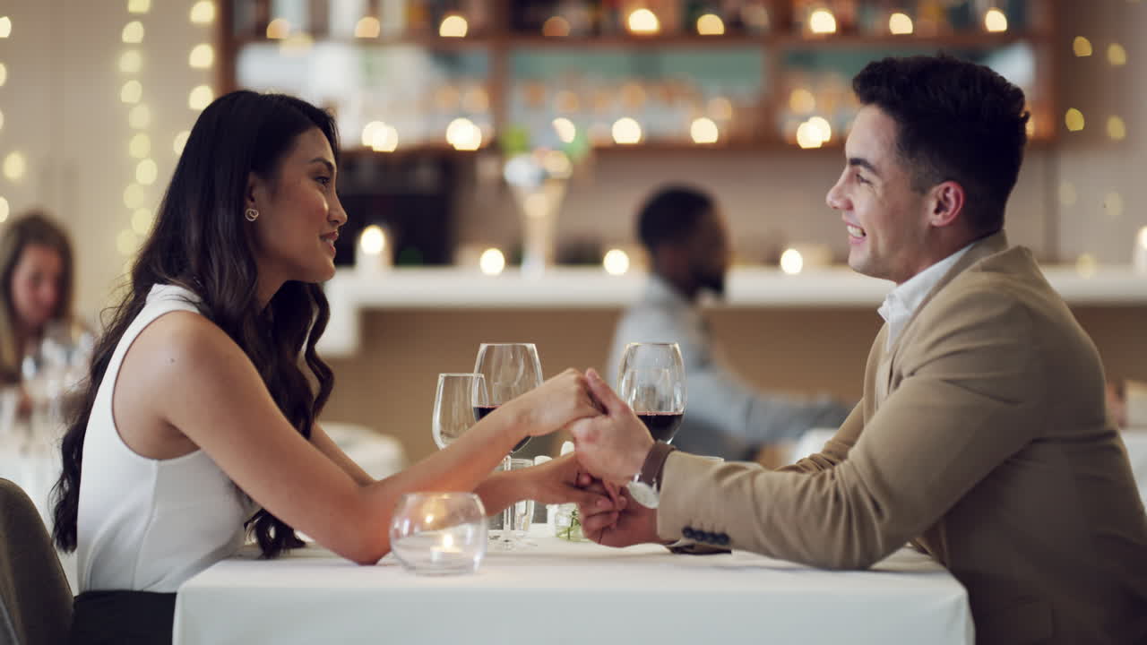 로맨스는 삶의 향신료입니다.