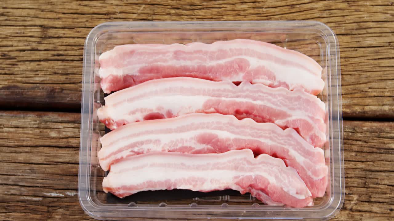 플라스틱 용기 에  ⁇ 어 놓은 시로인