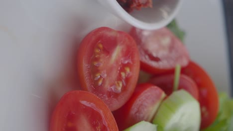 ensalada de tomate y pepino fresco