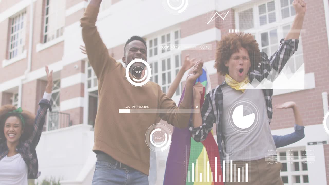 Amici che camminano in avanti sollevando una bandiera del Pride con grafici animati che mostrano solidarietà per il marketing