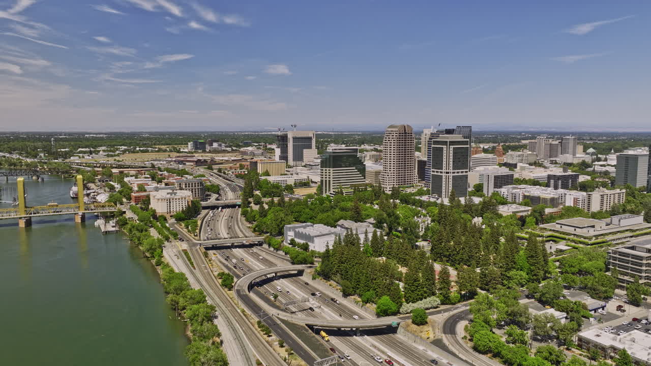 Sacramento City California Aerial v21 panoramic panning view flyover river capturing riverside interstate highway traffic and downtown cityscape in bright daylight - Shot with Mavic 3 Cine - June 2022