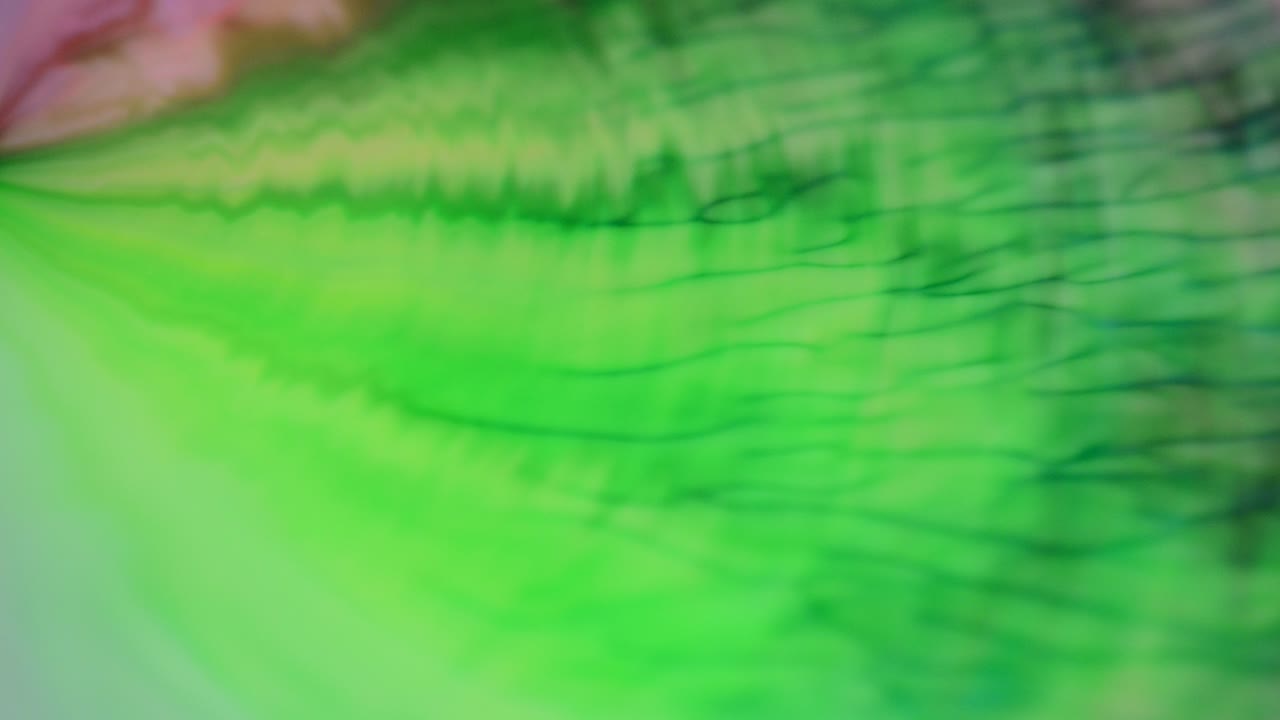 Mezcla de pinturas, efecto de video. Las pinturas forman patrones abstractos