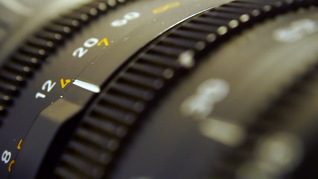 작동하는 렌즈 초점 링