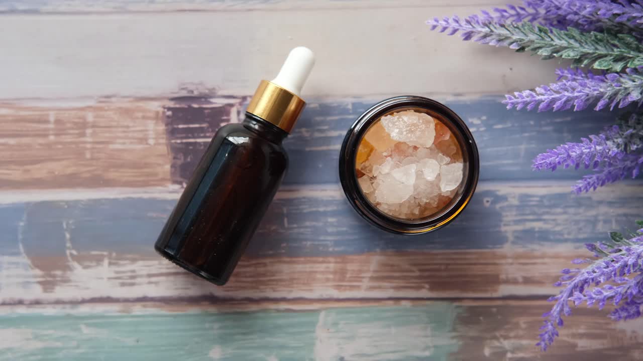 라벤더 목욕 소금 및 에센셜 오일 세트