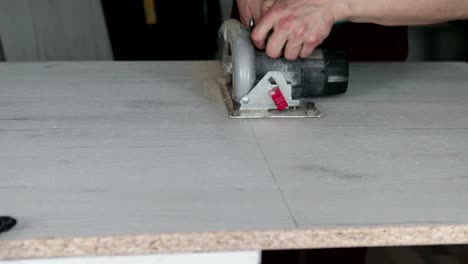 cutting melamine laminate with  circular saw blade