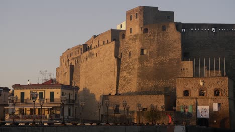 Toma-De-Establecimiento-Del-Castillo-De-Ovo-En-Italia