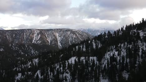 Die-Schneeberge-In-Big-Bear-In-Kalifornien,-Vereinigte-Staaten