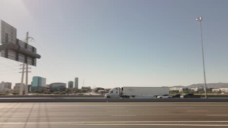 highway traffic in the city