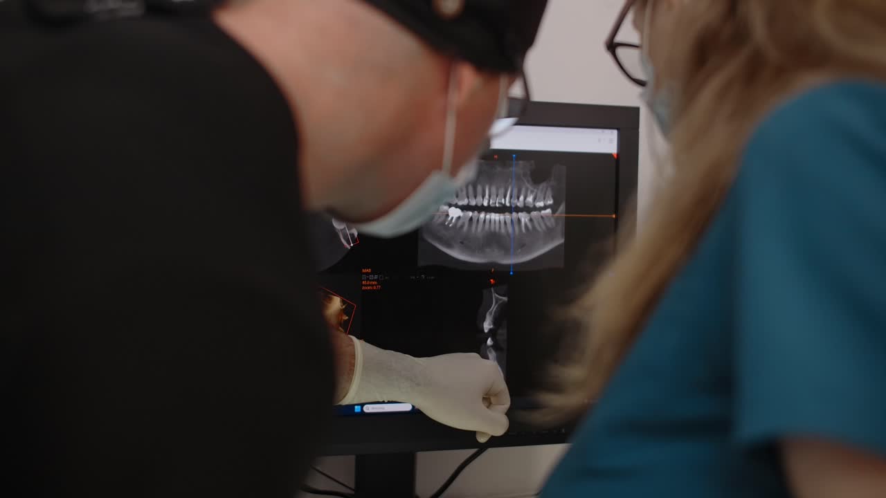 Consulta dental con radiografía