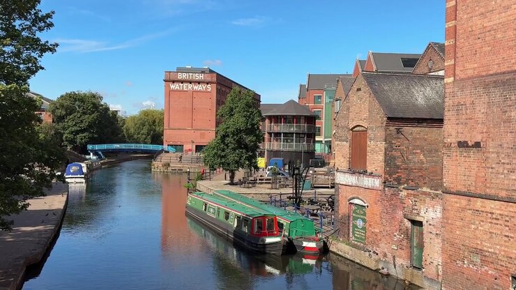 View of Nottingham Castle Wharf Canalside along the Nottingham Canal, featuring vibrant British waterways near Old Market Square in Nottingham city centre, Nottinghamshire, England.