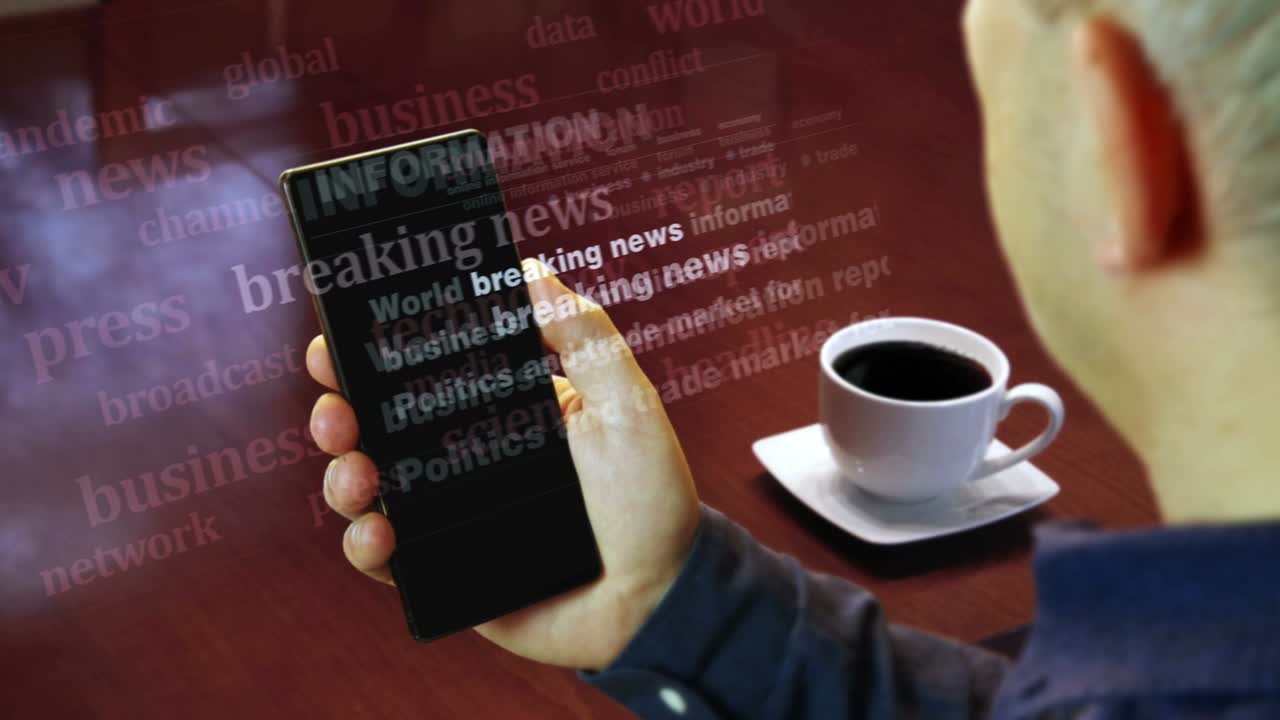 títulos de noticias en la pantalla en la mano con noticias de última hora e información 3d