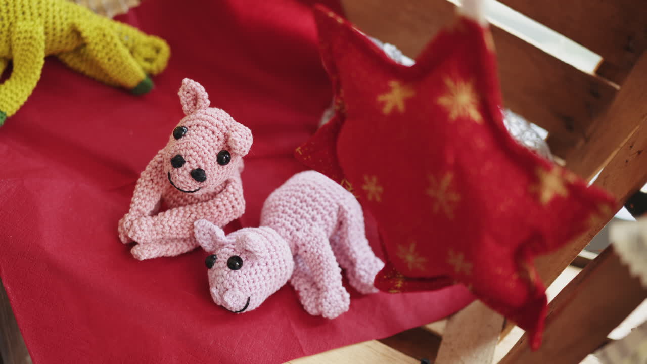 크로체 돼지와 크리스마스 장식품