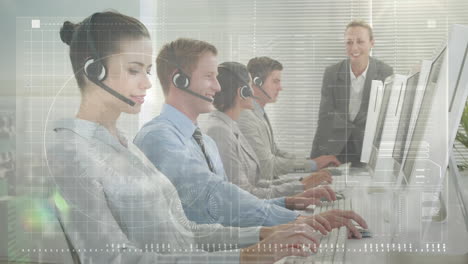 animación de la interfaz digital sobre personas de negocios que usan auriculares telefónicos