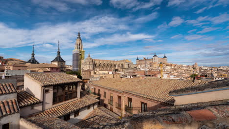 Timelapse-Del-Horizonte-De-Toledo-Y-La-Catedral-En-La-Ciudad-Imperial-De-Toledo,-España