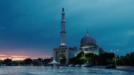 putra mosque in putrajaya malaysia timelapse in the evening