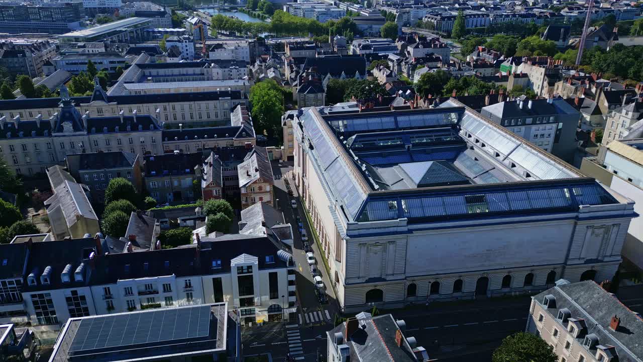 낸트 미술관과 클레멘소 고등학교 (nantes, france) 에 대한 부드러운 으로 공중 움직임